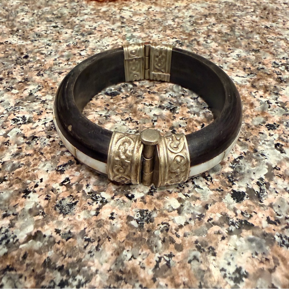 Vintage hinged bracelet of ox horn and mother of pearl